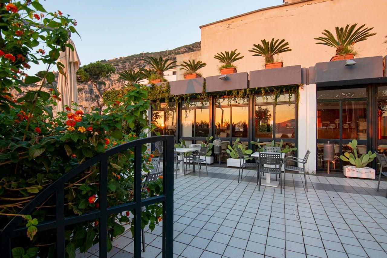 Panorama Palace Hotel 메타 외부 사진