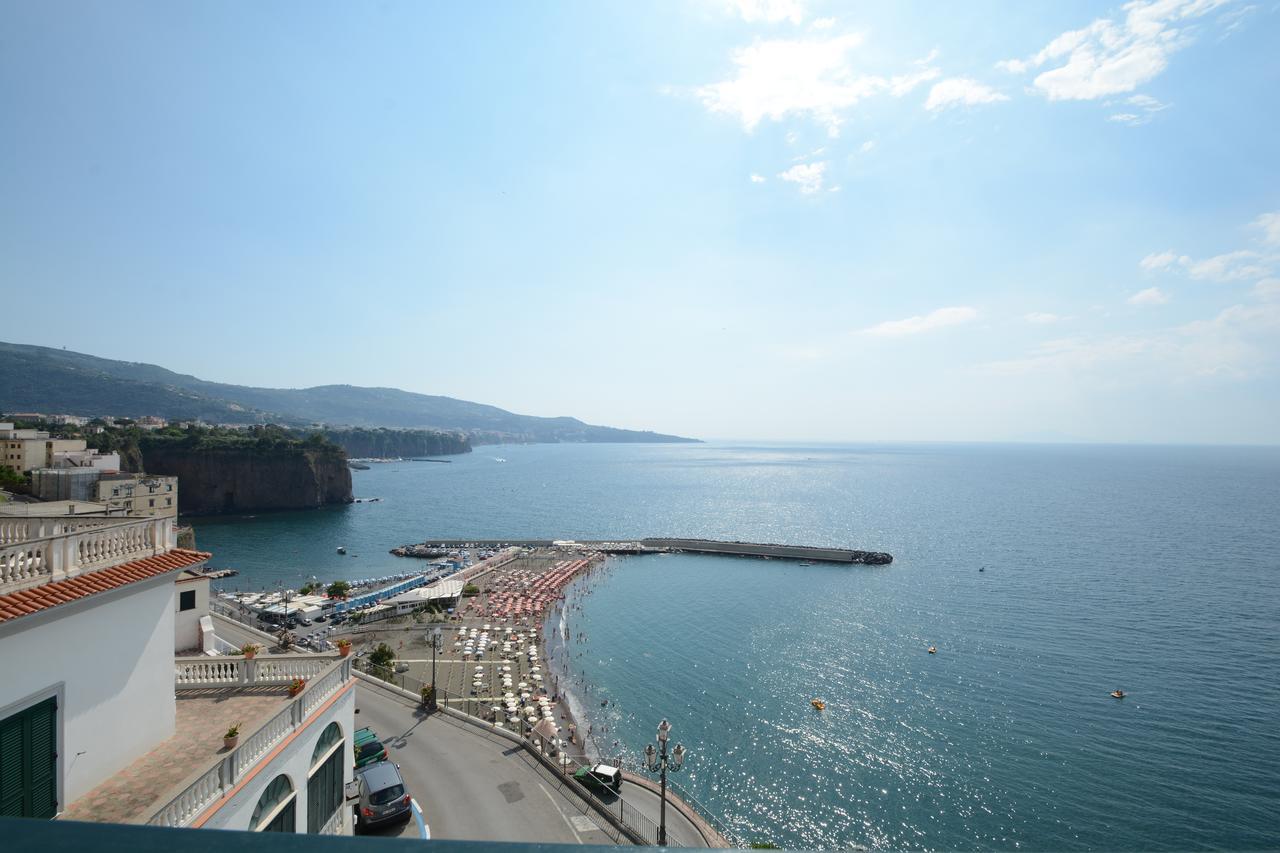 Panorama Palace Hotel 메타 외부 사진