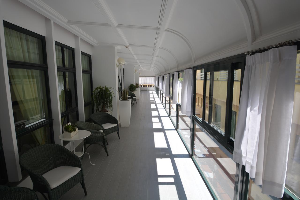 Panorama Palace Hotel 메타 외부 사진